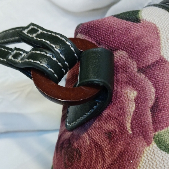 Floral Canvas Stone Mountain Handbag with Green Accents - Picture 9 of 16